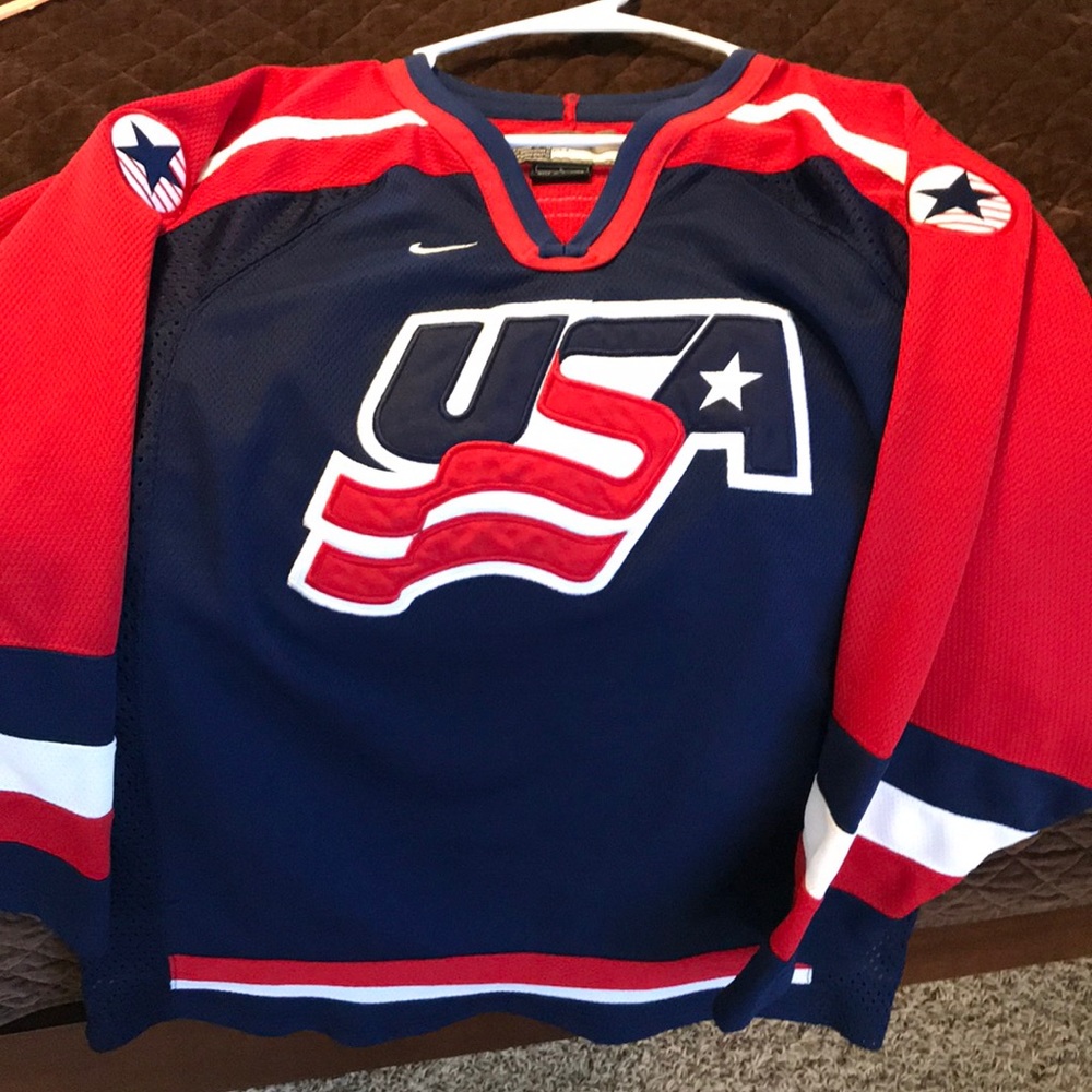 Kids large vintage USA hockey jersey